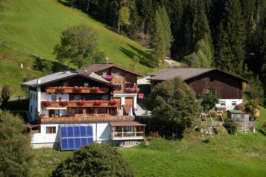 Berggasthof-Ferienbauernhof Habersatt Альтенмаркт-ім-Понгау Екстер'єр фото